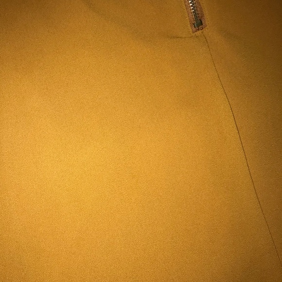 Rust colored top - Picture 4 of 4